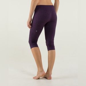 Lululemon In The Flow Crop II Leggings
Heathered Deep Zinfandel